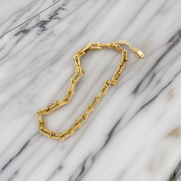 Jewelry - Stainless steel horseshoe necklace